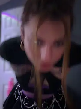 UrHellBri-L online show from July 2026 10:38:02 PM