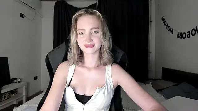 Blair Marfl online show from August 2026 07:39:01 PM