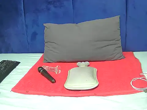 Serafyynxo online show from July 2026 04:21:02 AM