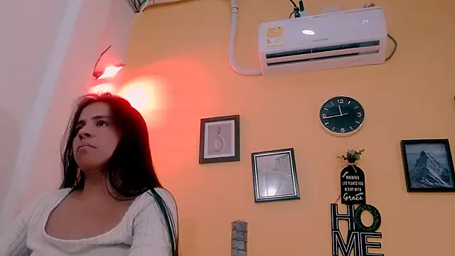 Snapshot of miajuice18 chatting on July 2026 01:20:01 AM miajuice18 online show from July 2026 01:20:01 AM
