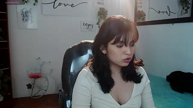 yurii petite online show from July 2026 12:12:02 PM