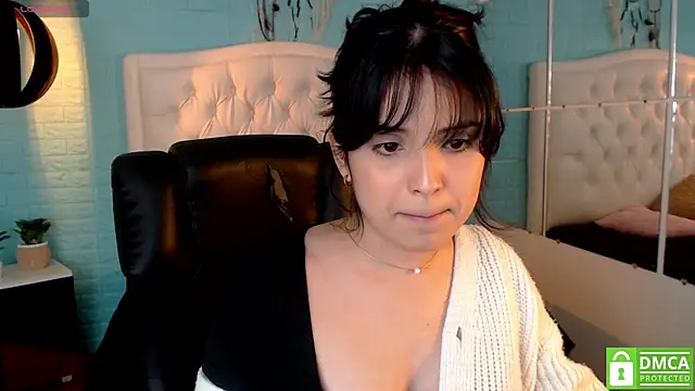 yurii petite online show from July 2026 12:29:01 PM