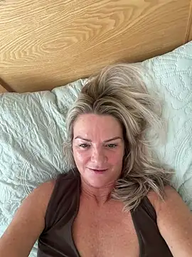 Snapshot of Holly-BlondeMILF44 chatting on August 2026 08:02:02 AM Holly-BlondeMILF44 online show from August 2026 08:02:02 AM