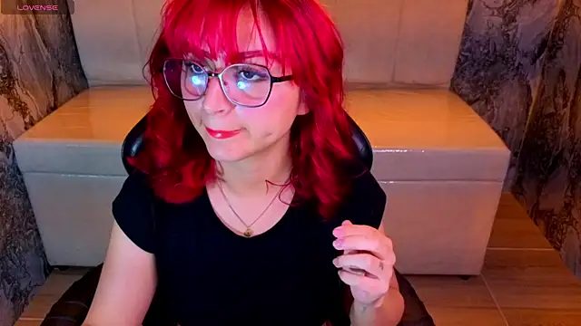 Queen Red v online show from July 2026 08:12:01 AM