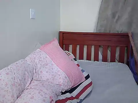 queen zuri01 online show from July 2026 03:36:02 PM