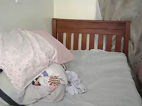 queen zuri01 online show from July 2026 12:48:02 PM