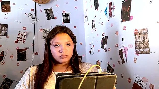 EvitaHibbets online show from July 2026 12:48:02 PM