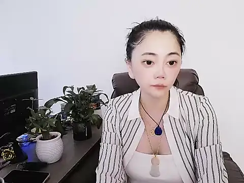 yoyolala26 online show from July 2026 06:21:02 AM