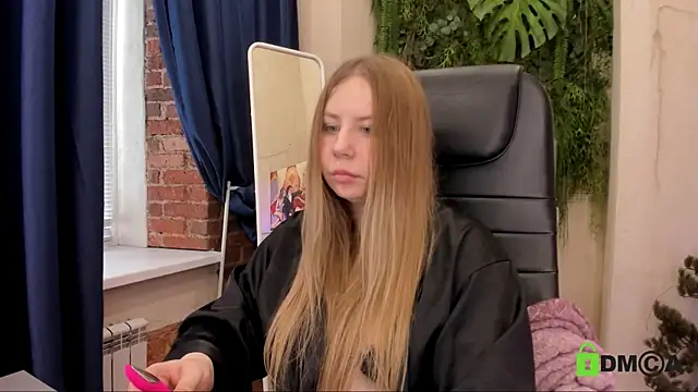 Sofi Soyer online show from July 2026 03:30:02 PM