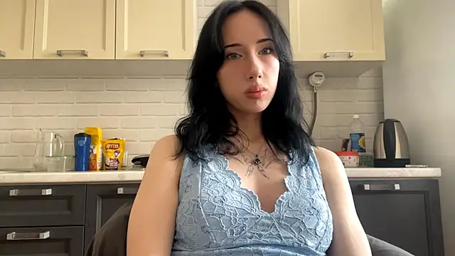 IsabellaQiueen online show from July 2026 01:20:02 PM