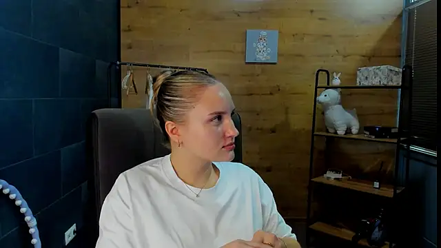 AnaaHunter online show from July 2026 01:09:01 PM