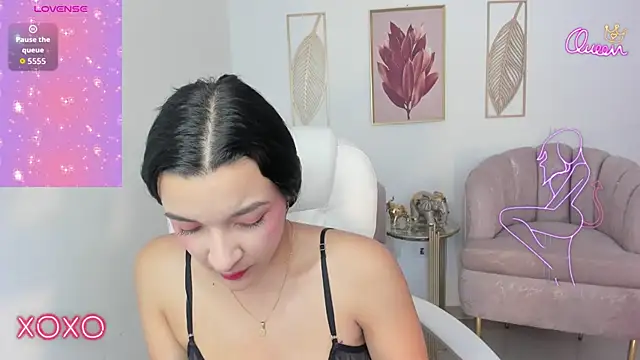 Snapshot of kiara_wren chatting on July 2026 07:44:01 PM kiara wren online show from July 2026 07:44:01 PM