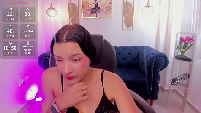 Snapshot of kiara_wren chatting on July 2026 07:56:04 PM kiara wren online show from July 2026 07:56:04 PM