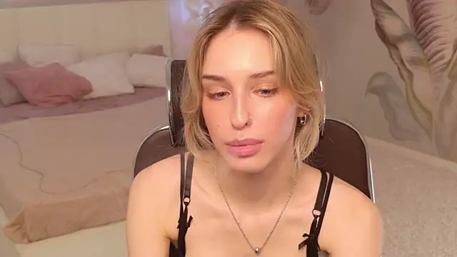 Eva Mitchell online show from July 2026 01:04:02 PM