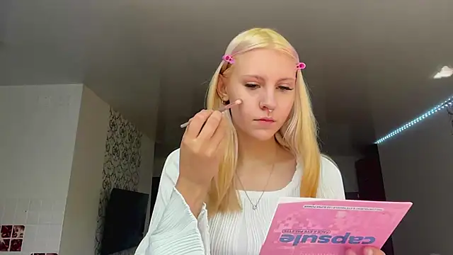 LanaLivee online show from July 2026 10:09:02 AM