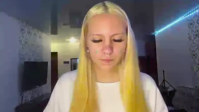 LanaLivee online show from July 2026 06:05:01 PM