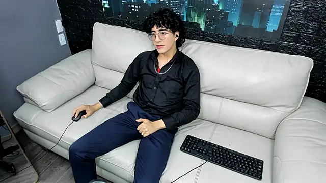 ElliotNoir online show from July 2026 06:35:01 PM