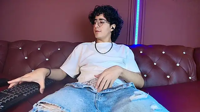 ElliotNoir online show from July 2026 07:27:02 PM