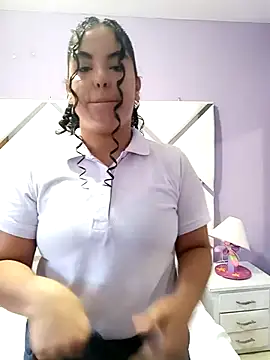 NicolleOverton online show from July 2026 12:34:01 PM