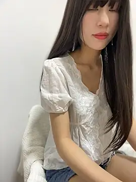 Emmaly999 online show from July 2026 12:47:02 PM