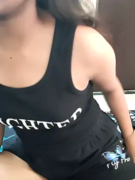 yours queen  online show from July 2026 05:47:02 AM