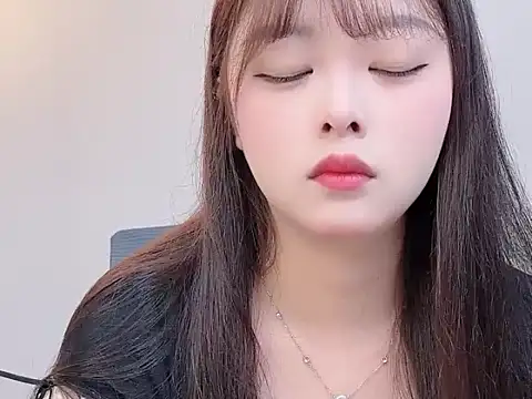 Winnie005 online show from July 2026 02:48:02 AM
