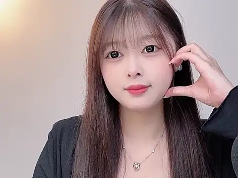 Winnie005 online show from July 2026 02:58:02 AM