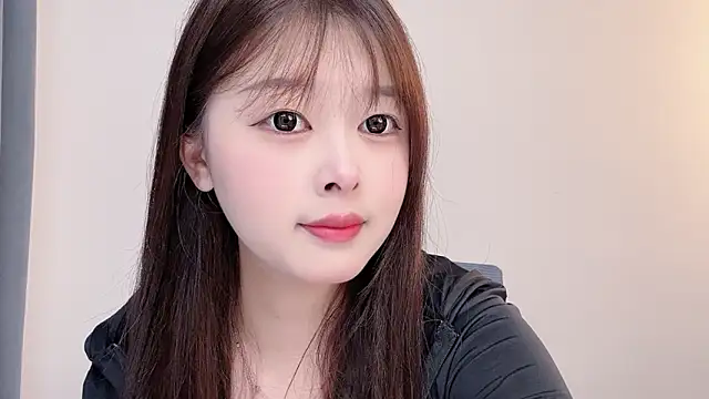 Winnie005 online show from July 2026 02:53:01 AM