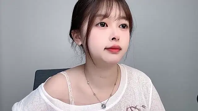 Winnie005 online show from July 2026 03:02:02 AM