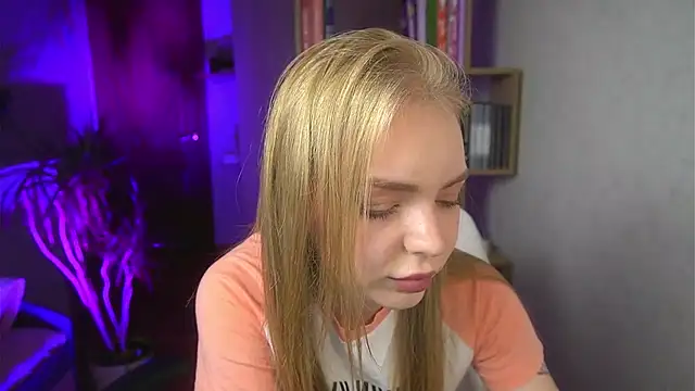Emilyemmi online show from July 2026 08:51:01 PM