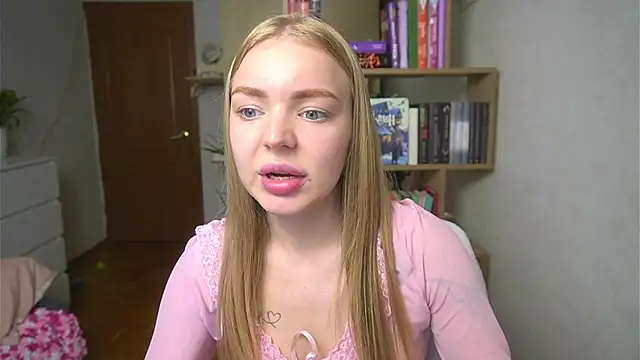 Emilyemmi online show from July 2026 12:59:01 PM