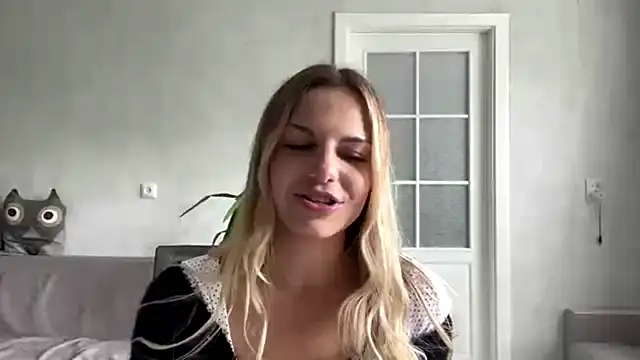 Snapshot of LaraineDomebo chatting on July 2026 10:39:01 AM LaraineDomebo online show from July 2026 10:39:01 AM
