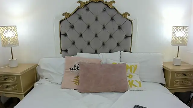 analia ross  online show from July 2026 02:13:01 PM