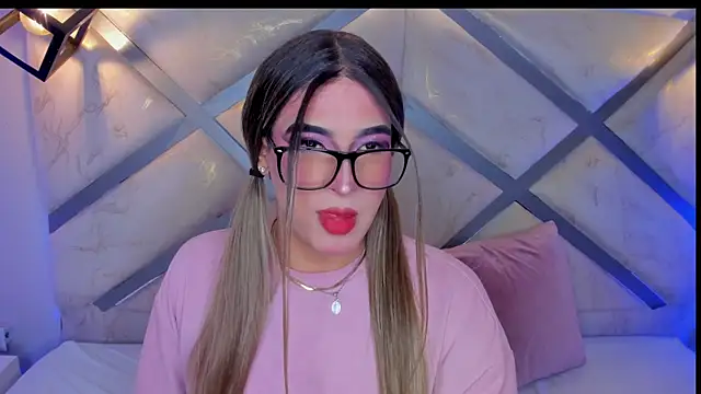 Snapshot of cami_rouxx chatting on July 2026 03:35:01 AM cami rouxx online show from July 2026 03:35:01 AM