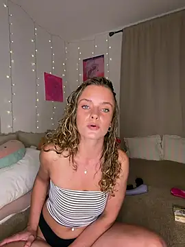 Snapshot of Stella_Rosee chatting on July 2026 09:13:01 PM Stella Rosee online show from July 2026 09:13:01 PM