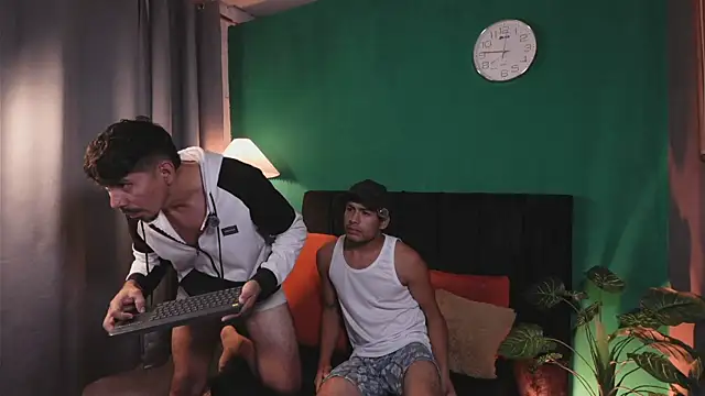 Snapshot of The-Boys2 chatting on July 2026 01:32:02 AM The-Boys2 online show from July 2026 01:32:02 AM