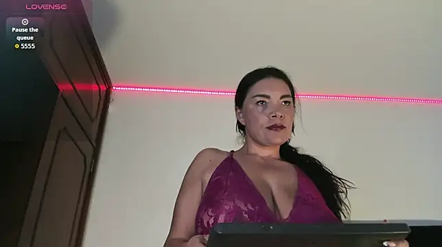 arianacg online show from July 2026 09:46:02 PM