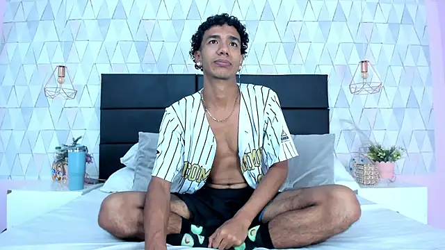 MarckThompsonn online show from July 2026 12:20:01 PM