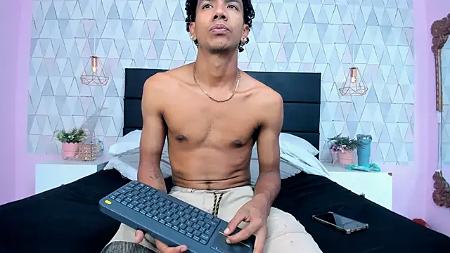 MarckThompsonn online show from July 2026 12:23:01 PM