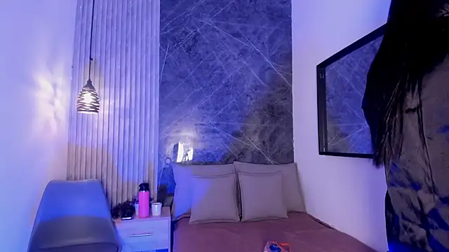 Stephi Moon online show from July 2026 11:24:01 AM