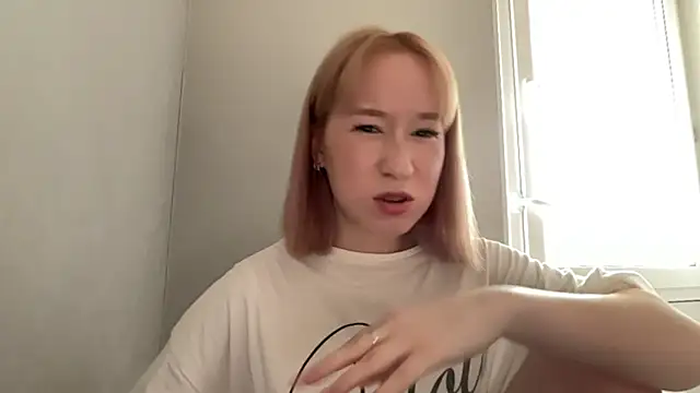KiraAkira online show from July 2026 02:41:01 PM