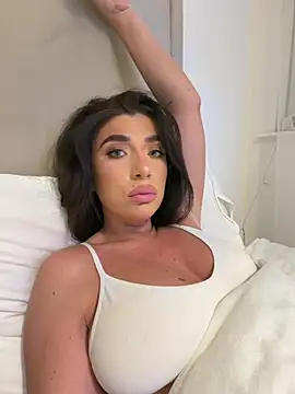 BellaTxx online show from July 2026 09:34:01 PM