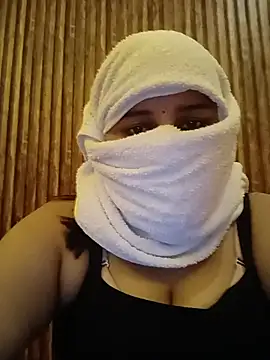 Snapshot of Queen_Karishma chatting on July 2026 09:51:02 AM Queen Karishma online show from July 2026 09:51:02 AM