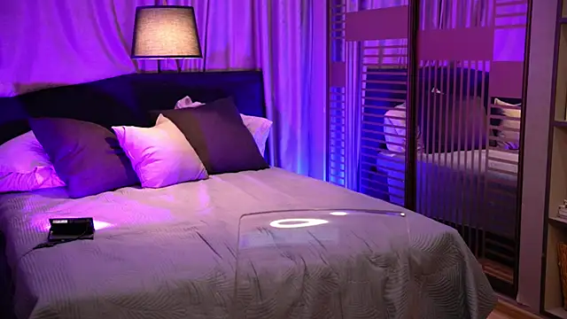 LinaLoom online show from July 2026 06:22:02 AM