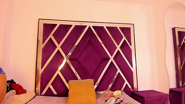 gigii79 online show from July 2026 08:49:02 PM