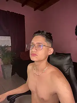 Axel-xel online show from July 2026 11:24:02 PM