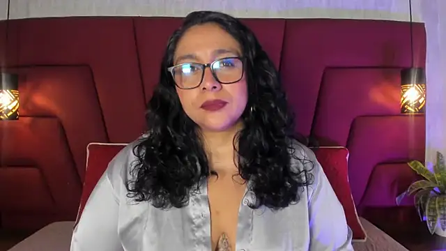 Viicky lee online show from July 2026 11:46:01 AM