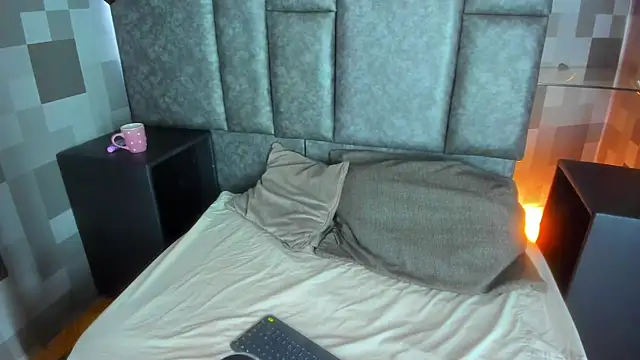 Karol Perez  online show from July 2026 12:12:02 PM