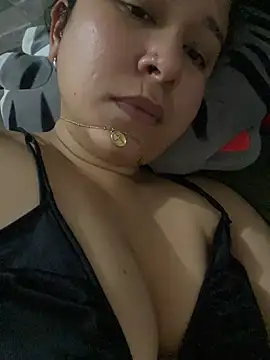 Snapshot of DaphneSky chatting on July 2026 04:32:02 AM DaphneSky online show from July 2026 04:32:02 AM