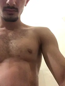 Snapshot of MisterTony85 chatting on July 2026 09:11:01 PM MisterTony85 online show from July 2026 09:11:01 PM